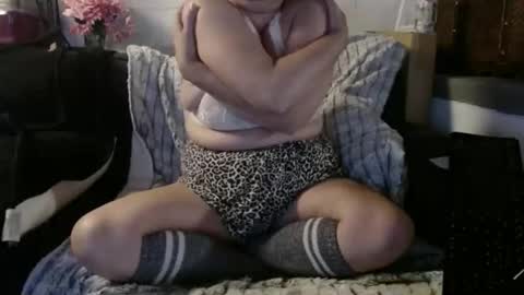 BeachyMILF online show from May 2026 04:45:02 PM