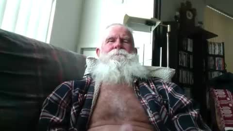 beardbushy online show from December 2025 04:56:01 PM