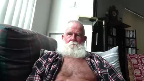 beardbushy online show from May 2026 04:14:02 PM