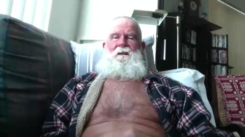 beardbushy online show from May 2026 03:41:01 PM