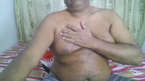 Snapshot of beargryzzly chatting on January 2025 01:56:02 AM Grizzly online show from January 2025 01:56:02 AM