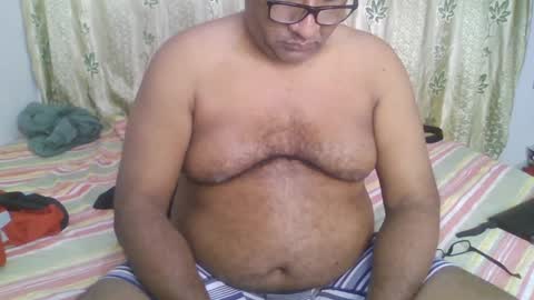 Snapshot of beargryzzly chatting on January 2025 02:43:02 AM Grizzly online show from January 2025 02:43:02 AM