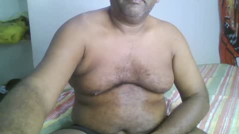 Snapshot of beargryzzly chatting on January 2025 09:19:01 PM Grizzly online show from January 2025 09:19:01 PM