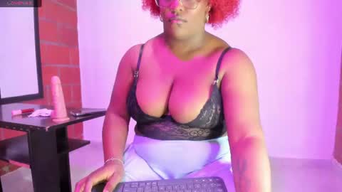 Snapshot of beatziedreams chatting on August 2026 01:38:02 PM Beatzie online show from August 2026 01:38:02 PM
