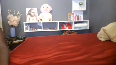 Snapshot of beautie699392 chatting on May 2026 06:09:01 PM Lil stunner online show from May 2026 06:09:01 PM