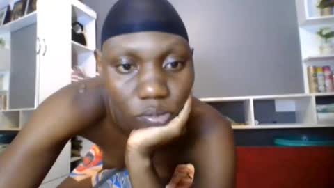 Snapshot of beautie699392 chatting on July 2026 06:02:02 PM Lil stunner online show from July 2026 06:02:02 PM