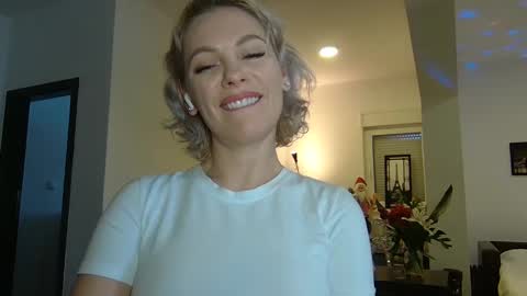 Beautifulkollette online show from December 2024 12:38:01 PM