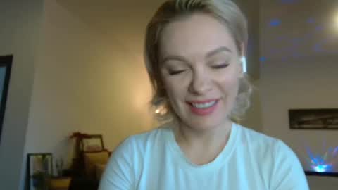 Beautifulkollette online show from January 2025 11:32:02 AM