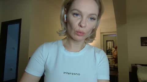 Beautifulkollette online show from January 2025 11:31:02 AM