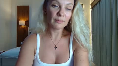Beautifulkollette online show from September 2025 12:21:02 PM