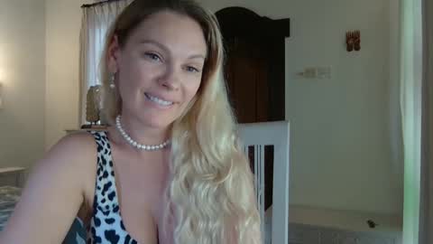 Beautifulkollette online show from October 2025 02:59:01 AM