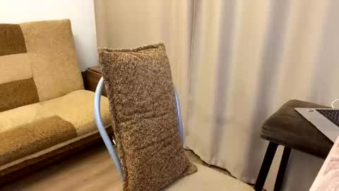 Nik online show from February 2026 02:38:02 AM