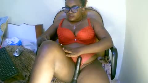 Snapshot of beautifulpeach2 chatting on February 2025 08:40:01 AM beautifulpeach2 online show from February 2025 08:40:01 AM