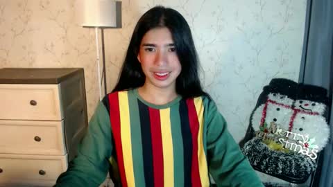 Snapshot of beautifultrixie chatting on December 2025 06:37:02 PM TRIXIE online show from December 2025 06:37:02 PM