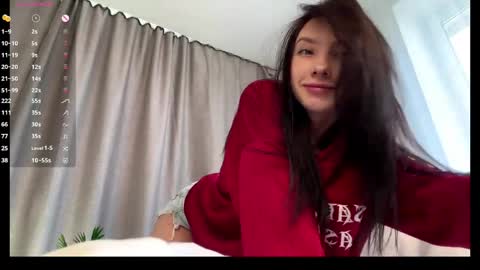 Polly  online show from May 2026 04:40:01 AM