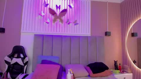 Chantall online show from July 2026 11:35:01 AM