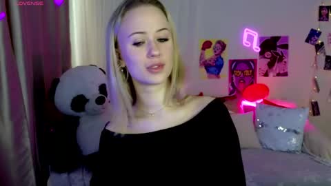 Snapshot of beauty_sashaxx chatting on April 2026 01:37:01 PM beauty Sasha online show from April 2026 01:37:01 PM