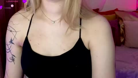 Snapshot of beauty_sashaxx chatting on April 2026 02:45:02 PM beauty Sasha online show from April 2026 02:45:02 PM