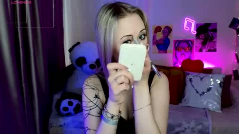 Snapshot of beauty_sashaxx chatting on April 2026 02:14:02 PM beauty Sasha online show from April 2026 02:14:02 PM