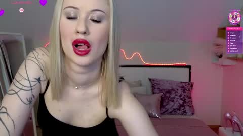 Snapshot of beauty_sashaxx chatting on April 2026 05:30:01 PM beauty Sasha online show from April 2026 05:30:01 PM