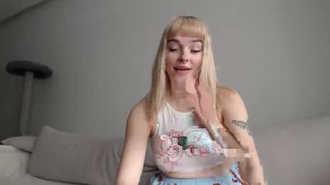 POLLY online show from February 2026 12:01:01 PM