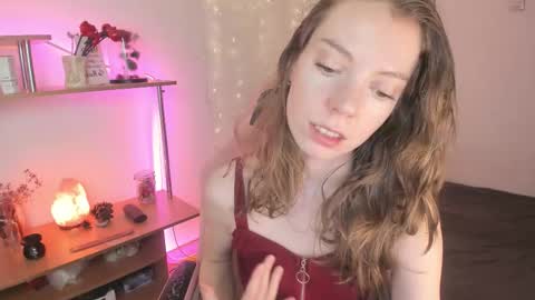 Eliise online show from December 2025 08:30:01 AM