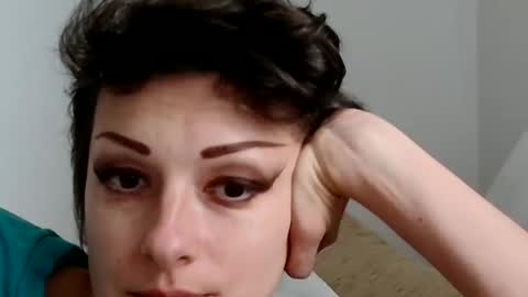 Raluca online show from April 2026 04:01:02 PM