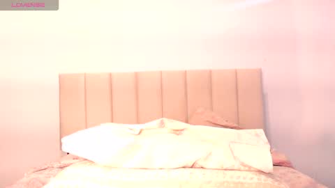 Snapshot of bebe_sua chatting on December 2024 05:31:02 AM Jennifer online show from December 2024 05:31:02 AM