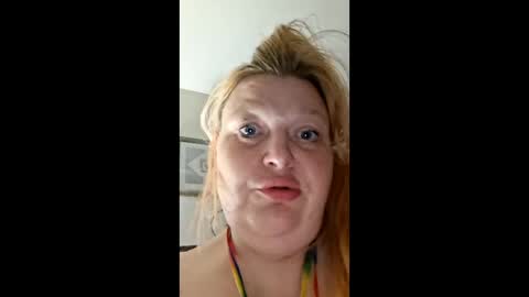 Snapshot of beccadream420 chatting on May 2026 10:23:02 AM beccadream420 online show from May 2026 10:23:02 AM