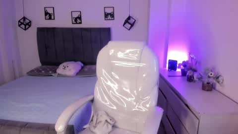 Snapshot of beck__jones chatting on October 2025 02:18:02 PM Marzhie online show from October 2025 02:18:02 PM