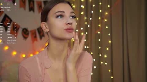 Melissa online show from November 2025 02:15:01 PM