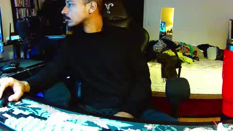 hungnheavy online show from October 2025 08:12:02 AM