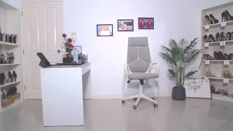 Bee if you ever see the girl who can take 12 inch all the way inside the ass try me online show from February 2025 03:36:01 AM