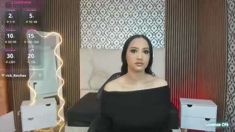 Snapshot of beella_tay1 chatting on October 2025 12:37:02 PM BELLA online show from October 2025 12:37:02 PM
