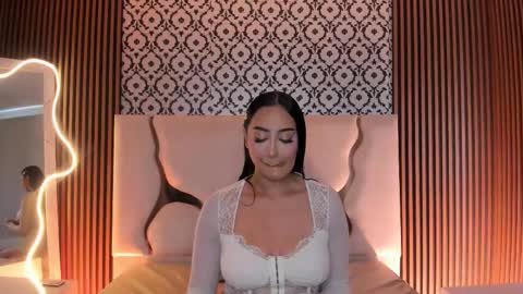 Snapshot of beella_tay1 chatting on February 2026 12:27:01 PM BELLA online show from February 2026 12:27:01 PM