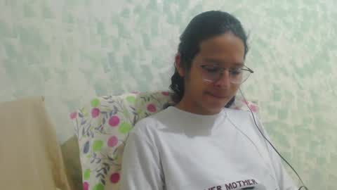 Snapshot of beentage chatting on December 2024 07:03:01 AM Alex online show from December 2024 07:03:01 AM