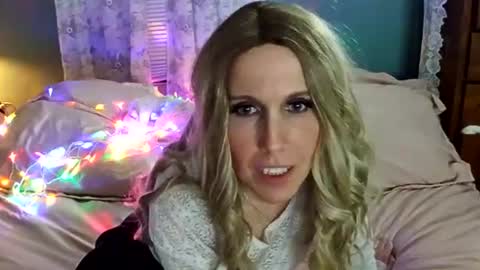 Snapshot of bekindbebrave chatting on February 2025 09:04:02 AM bekindbebrave online show from February 2025 09:04:02 AM