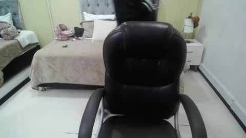 Snapshot of bela_craxkerr chatting on January 2026 12:43:01 PM Bela online show from January 2026 12:43:01 PM