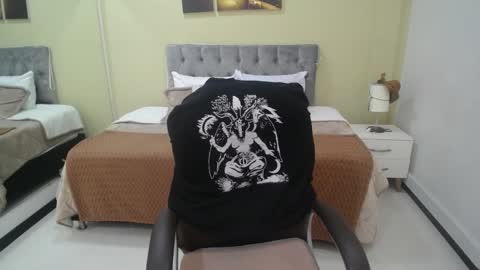 Snapshot of bela_craxkerr chatting on January 2026 12:43:01 PM Bela online show from January 2026 12:43:01 PM