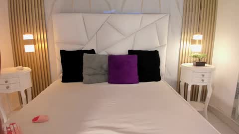 Bela online show from September 2025 05:08:02 AM