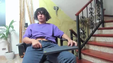 independent model online show from December 2024 04:20:02 AM