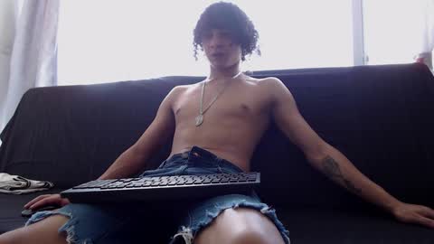 independent model online show from January 2025 06:00:01 PM