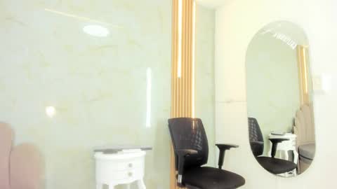 Belkilima  online show from April 2026 07:33:01 PM