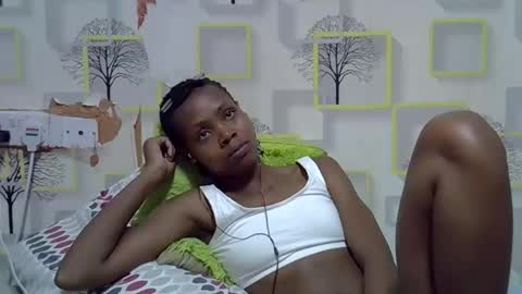 Bella online show from October 2025 04:02:02 AM