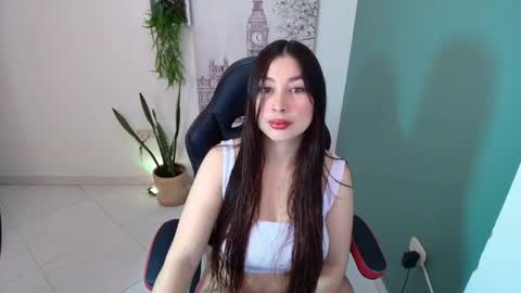 Snapshot of bella_99x chatting on November 2025 12:28:02 PM Bel 3 online show from November 2025 12:28:02 PM