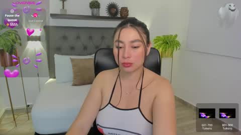 Snapshot of bella_99x chatting on February 2026 12:05:02 PM Bel 3 online show from February 2026 12:05:02 PM