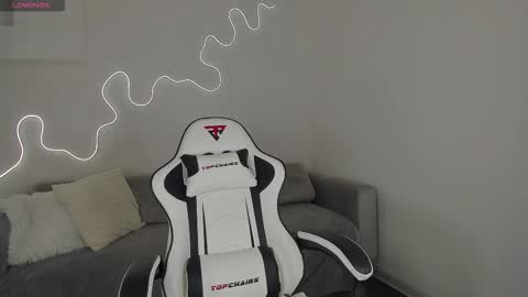 Snapshot of bella__sss chatting on December 2025 03:11:01 AM Hi I am Bella online show from December 2025 03:11:01 AM