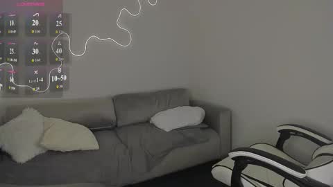 Snapshot of bella__sss chatting on February 2026 03:24:02 AM Hi I am Bella online show from February 2026 03:24:02 AM