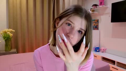 Snapshot of bella_amoury chatting on February 2026 10:00:02 PM Bella online show from February 2026 10:00:02 PM