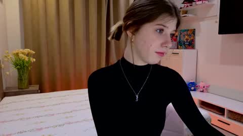 Snapshot of bella_amoury chatting on February 2026 06:06:01 PM Bella online show from February 2026 06:06:01 PM